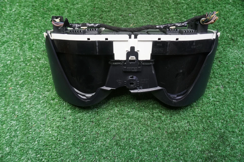 2015 FORD FIESTA Speedometer Gauge Cluster OEM 94021M7420 38K - Image 2 of 3