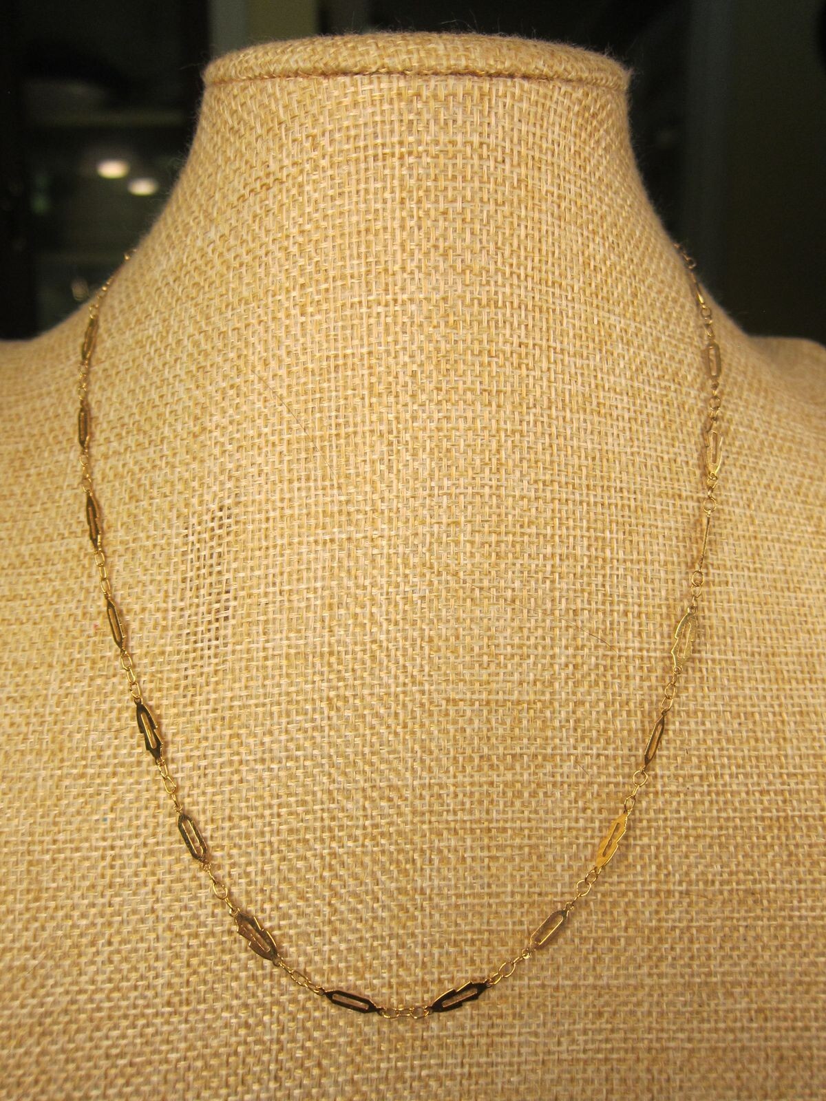 Delicate oval & leaf shaped tiny chain link neckl… - image 1