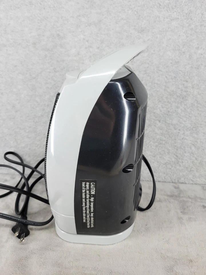 Aquecedor elétrico oscilante de cerâmica Comfort Zone modelo CZ449E 120V 1500W - Imagem 4 de 4