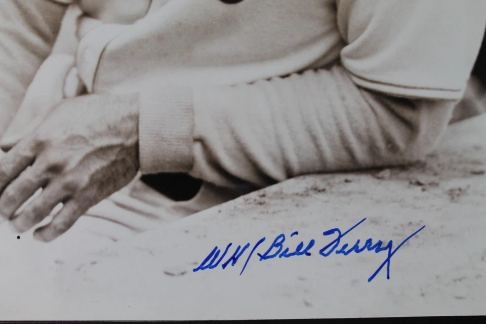 Bill Terry (d.1989) HOF NY Giants Autographed 8x10 Signed Vintage Photo JSA - Image 3 of 4