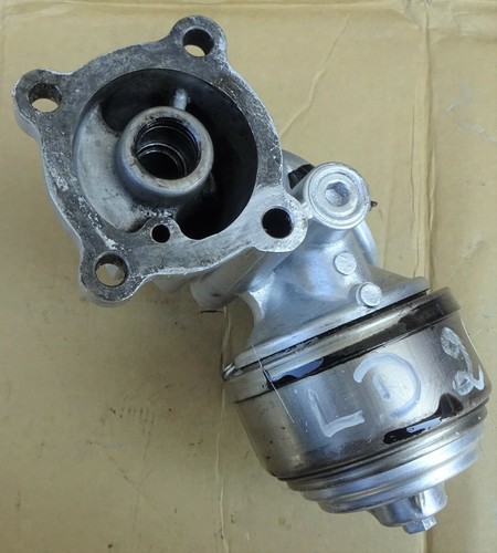 NISSAN ENGINE LD20II LD20II-T 2,0cc OIL FILTER MOUNTING BRACKET WITH OIL COOLER - Picture 4 of 5