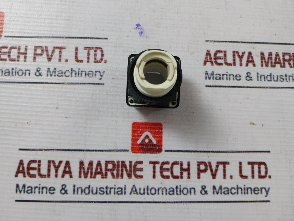 Bouton-Poussoir Carré D 114 Avec Signe A 7425818 - Photo 3/4