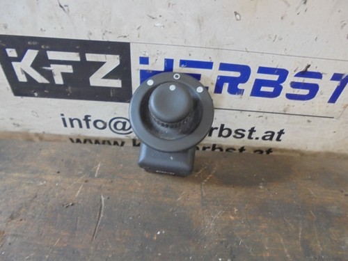 Dacia Duster Schalter Spiegelverstellung 8200002442B 133237