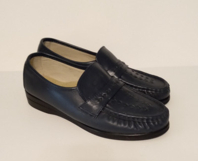 Softspots Women's Size 9W Navy Blue Leather Venus Lite Slip On Loafer Shoes