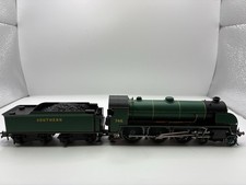Hornby R2620 00 Gauge SR 4-6-0 King Arthur Class N15 Locomotive 746 ‘ Pendragon’