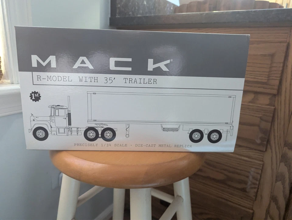 FRIST GEAR Mack R-Model with 35' Trailer Preston Edition - Image 2 of 4