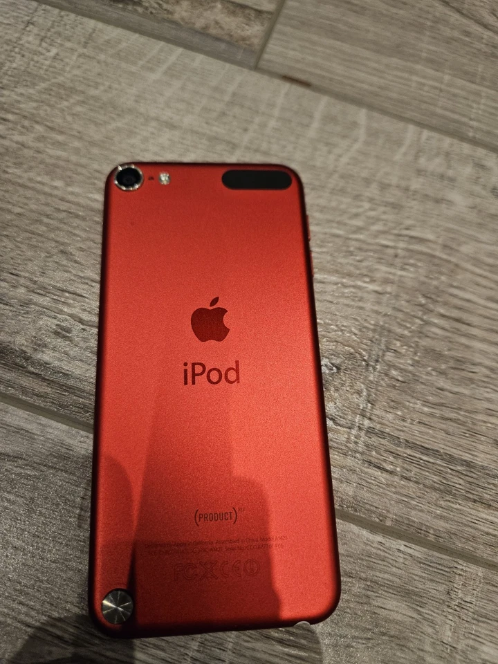 apple ipod touch 5th generation 64gb - Product Red - Image 2 of 3