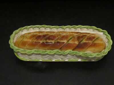 Baguette Korb -  Handarbeit - N  E U -