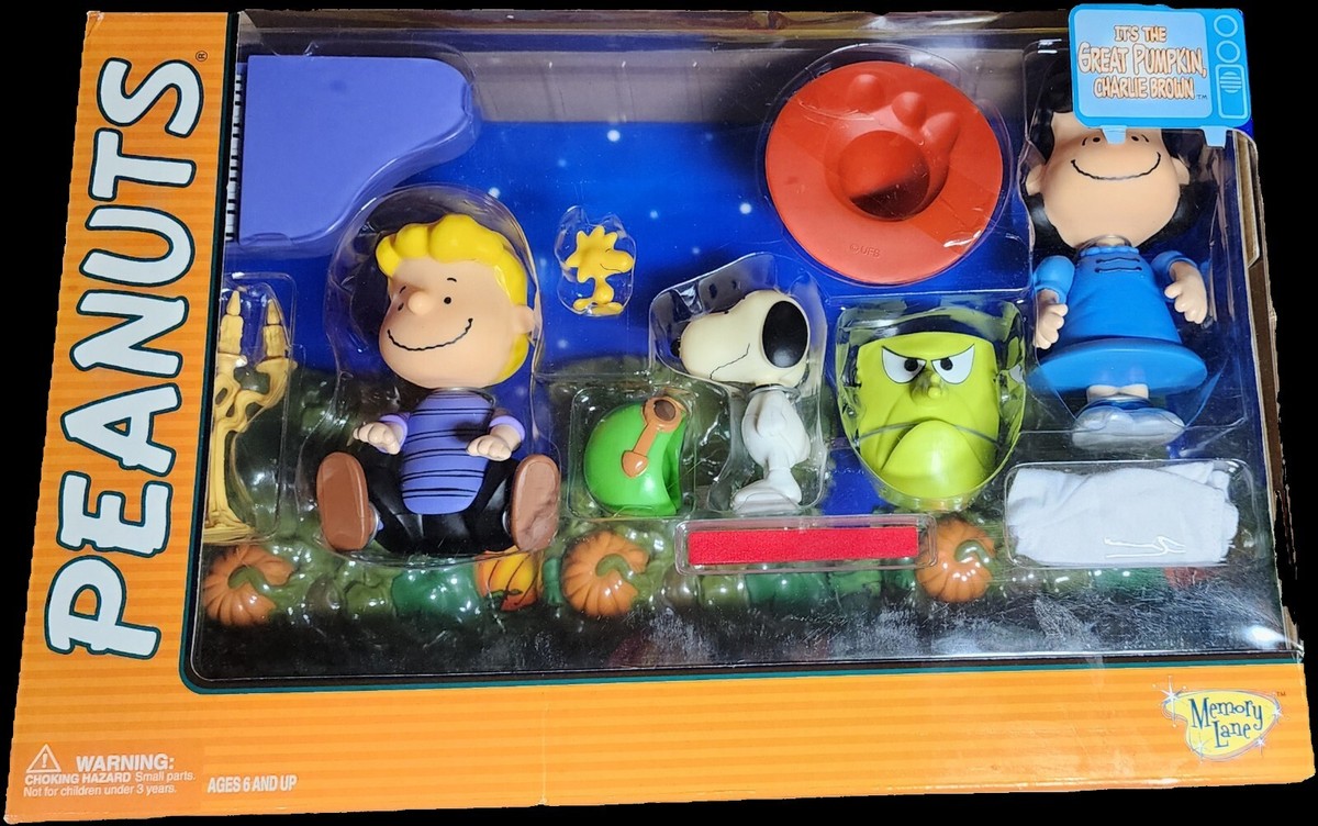 スヌーピー　ハロウィンGREAT PUMPKIN フィギュア Amazon.com: Funko Pop! Deluxe: It's The Great Pumpkin