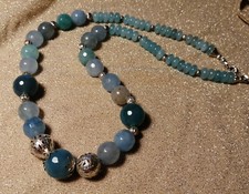 collana con grandi perle di angelite