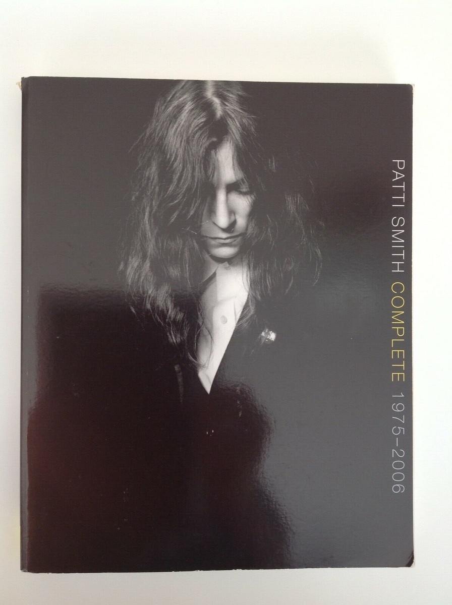 サイン本 洋書 / Patti Smith Complete PATTI SMITH COMPLETE 1975-2006 - Signed - Trade Paperback