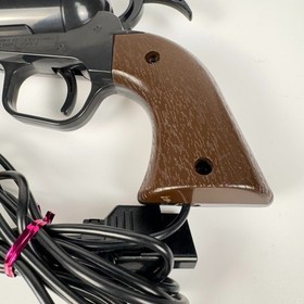 Nintendo Famicom HVC-005 Light Ray Gun Boxed Tested Japan Zapper NES Duck Hunt