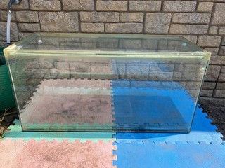36 X 18 X 12" Glass Aquarium. Large fish tank.