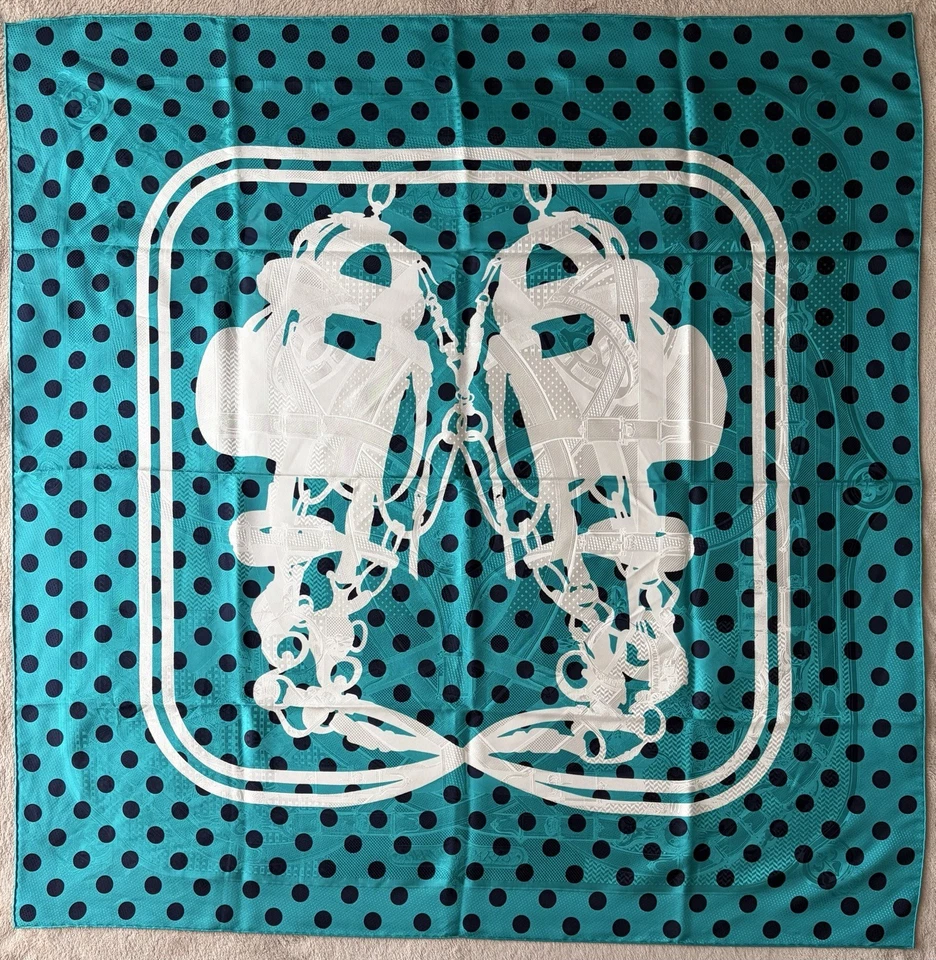 Hermès Brides de Gala Cavalcadour à Pois 90 Cm Scarf - Imagen 1 de 4