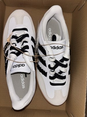 NWT*  adidas White Black Gum Sole Low Top Striped Athletic Sneakers Casual
