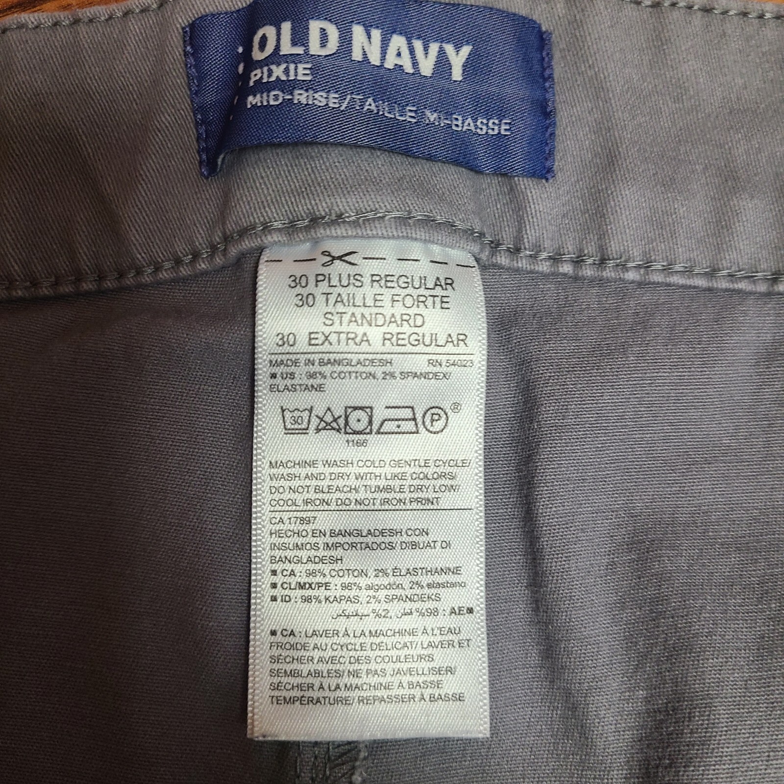 OLD NAVY Solid All Grey Gray Pixie Mid Rise Pants… - image 3