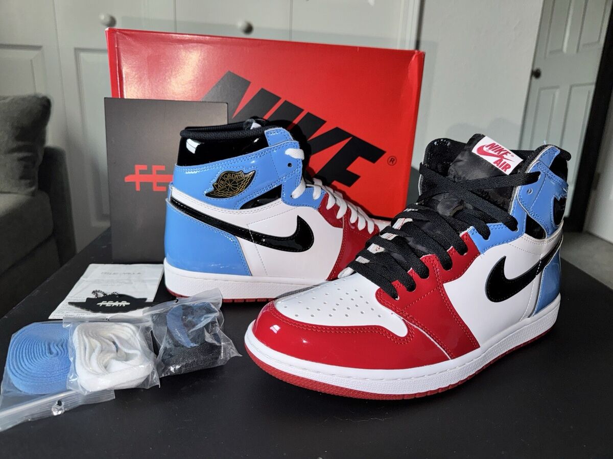 Nike Air Jordan 1 Retro High OG FEARLESS / UNC-CHI (2019 Nike Air Jordan 1 Retro High OG FEARLESS / UNC-CHI (2019