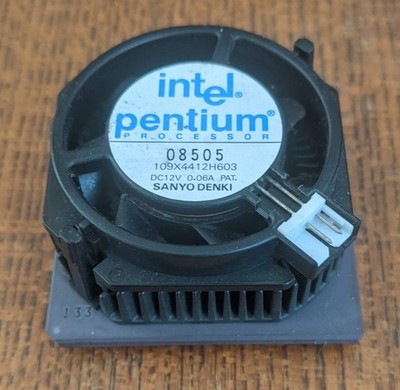 Vintage Intel Pentium 133MHz CPU & Lüfter - SU038 - Sockel 7 - voll funktionsfähig