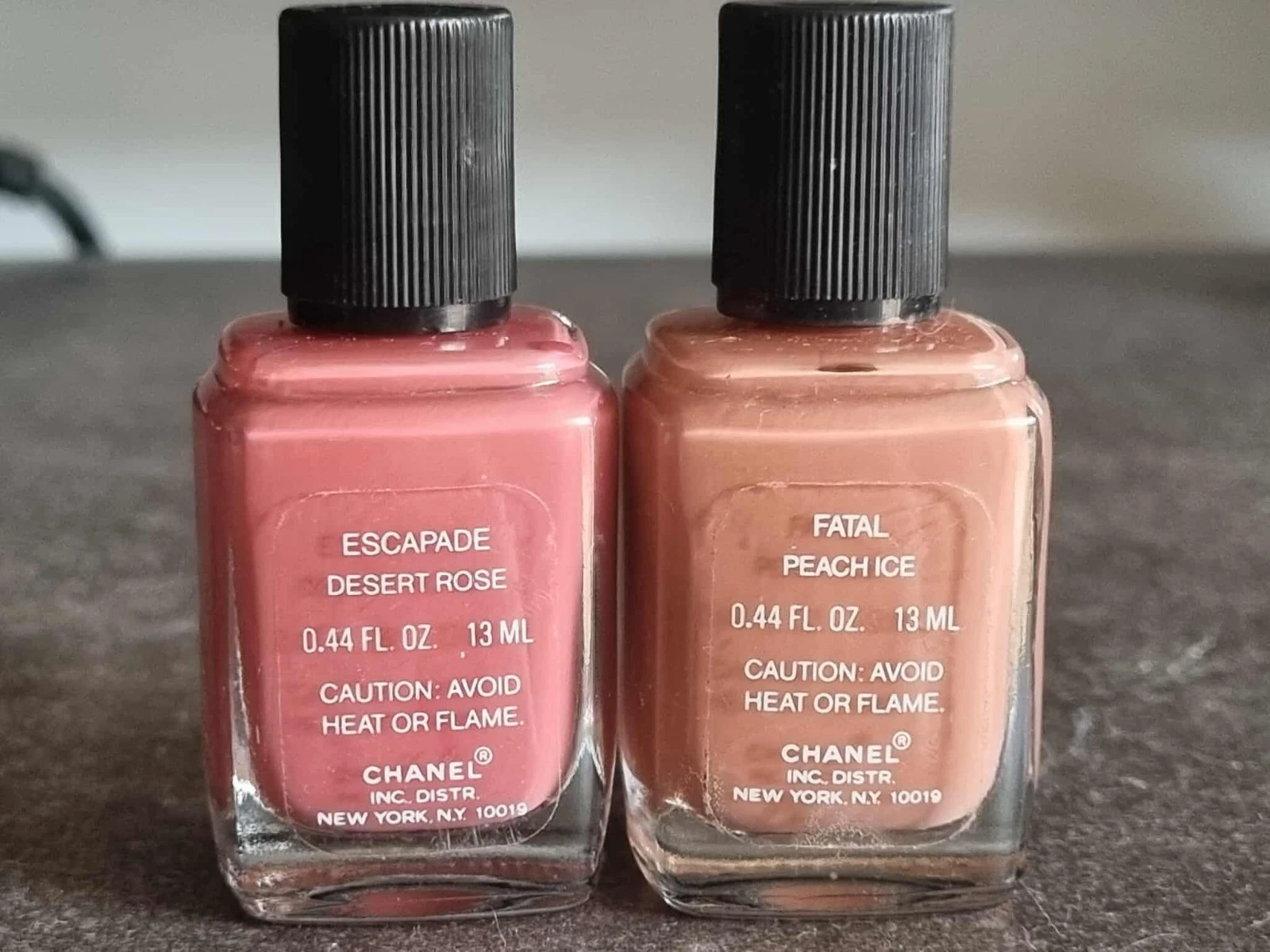 Set o2 CHANEL Vernis Laque - Escapade Desert Rose, Fatal Peach Ice