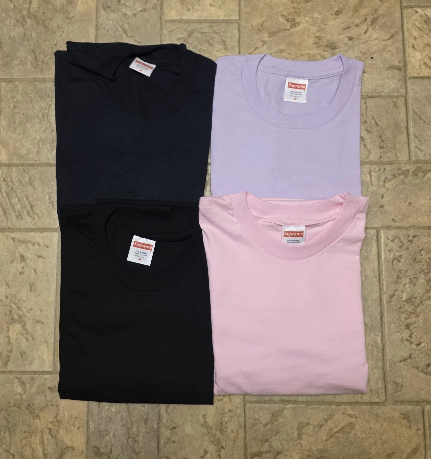 (x4) T shirts vierges Supreme, différentes couleurs (taille Medium) neufs sans étiquette 