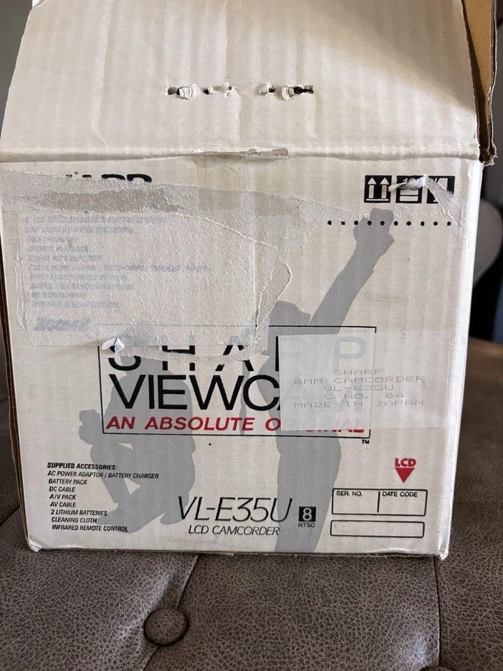 Sharp VL-E35U Viewcam Zoom Video8 LCD Camcorder VCR - IN ORIGINAL BOX - Image 4 of 4