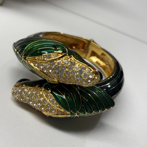 NOLAN MILLER PARROT GREEN ENAMEL CRYSTAL RHINESTONE CLAMPER BANGLE BRACELET LN