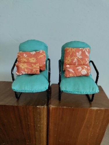 2 Dollhouse Chairs MCM Modern Handcrafted Metal Frame Pillows Turquoise Coral - Picture 4 of 10