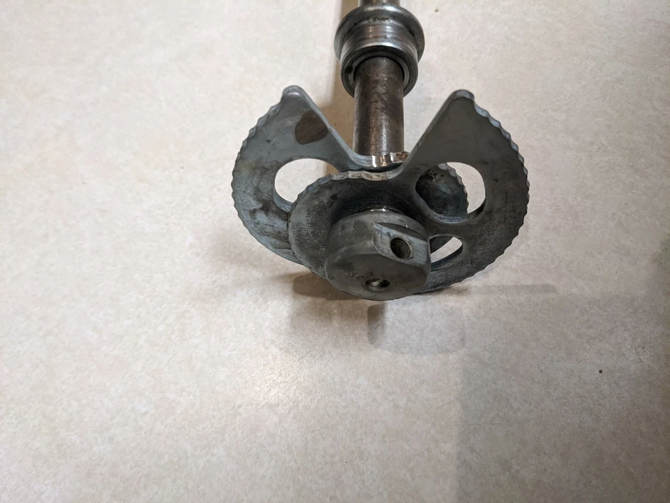 Eje trasero Honda XL350 XL 350 R 1984 con espaciadores y ajustadores Foto 2 de 4