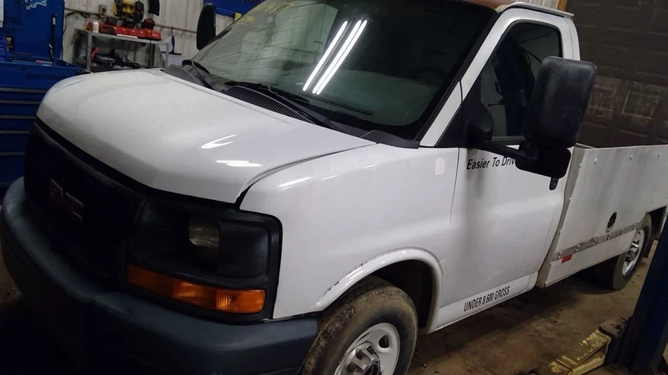 Consola piso delantero con compartimento de almacenamiento para furgoneta Express 2500 08-21 Foto 2 de 4