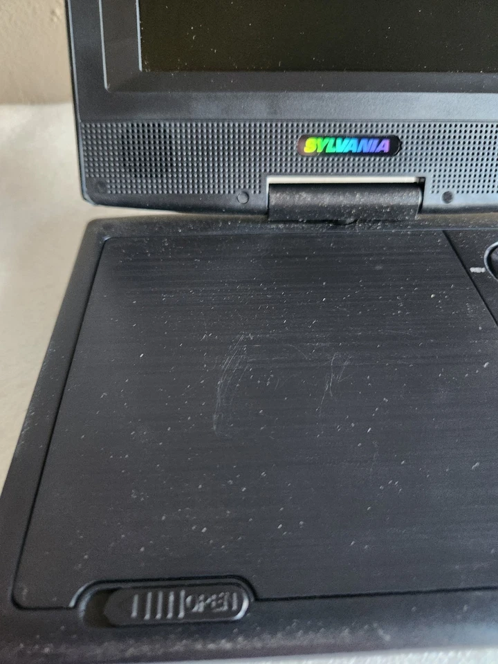 Sylvania 7" Portable DVD Player Model SDVD7040-Black-D Tested Works No Cord - Image 3 of 4