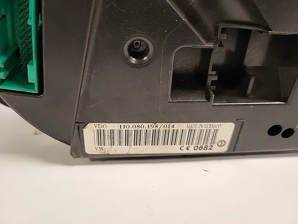 Speedometer Cluster MPH Fits 2004-2005 VOLKSWAGEN PASSAT OEM #29051 I2 - Image 4 of 4