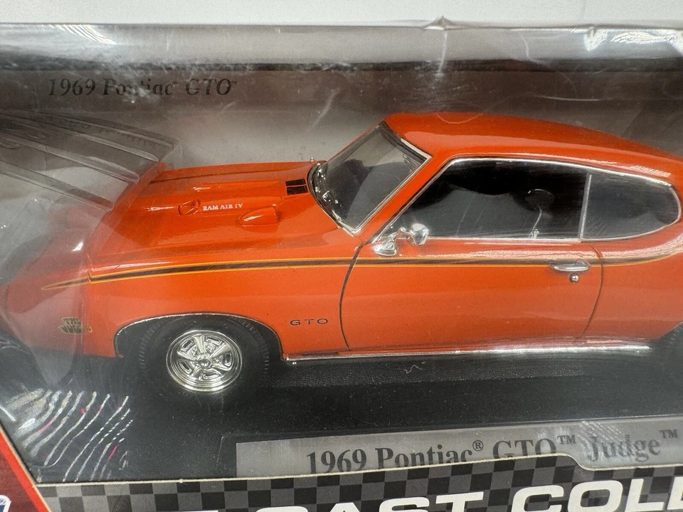 Pontiac GTO Judge 1969 1/18 modelo de coche diecast naranja metálico de Motormax Foto 2 de 4