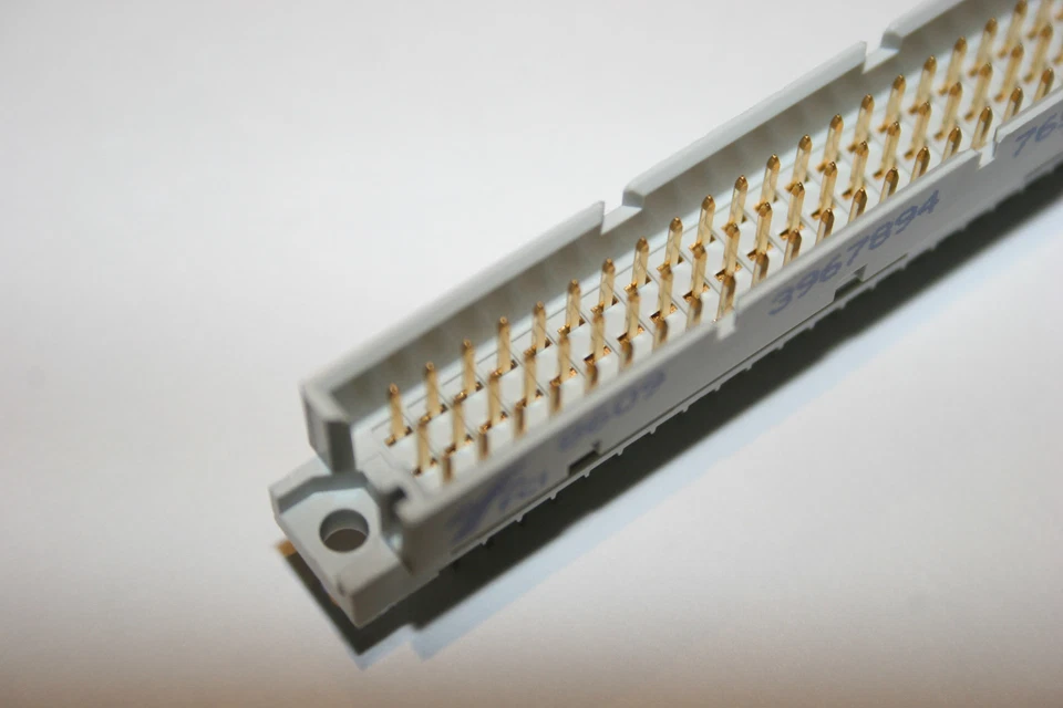 96 Way DIN 41612 Backplane Connector Straight Solder PCB Mounting 3 Row FCI - Image 4 of 4