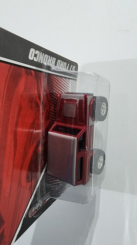 2011 Hot Wheels Garage Ford ‘67 Ford Bronco Red #5/20 Real Riders - Picture 4 of 4
