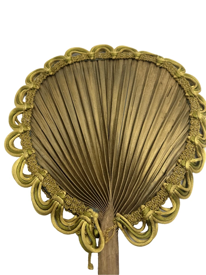Antiguo abanico de mano fijo pintado dorado hoja de palma fronda terciopelo borde de tubería Foto 2 de 4