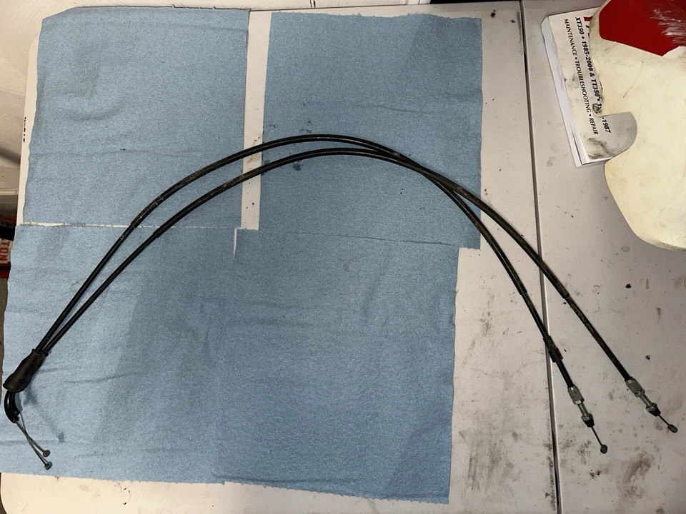 Original OEM Yamaha XT350 XT 350 Cable de acelerador y tubo de acelerador Foto 4 de 4