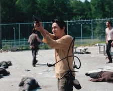 STEVEN YEUN signed Autogramm 20x25cm THE WALKING DEAD in Person autograph COA