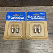 Smith and Wesson 3d sw103x Xenon Flash Light Bulb 2 Packs  4 Bulbs Free Ship