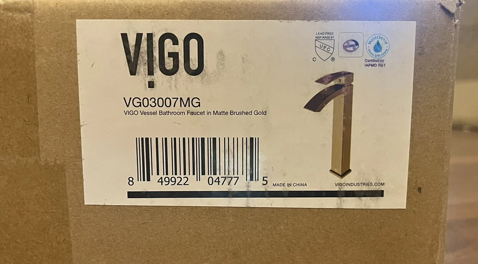 Fregadero de baño Vigo VGT1459 Lotus 16" superficie sólida con grifo y drenaje dorado Foto 4 de 4
