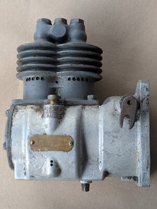 Manzel Brothers Accessory Air pump B L BL 1910-1920's