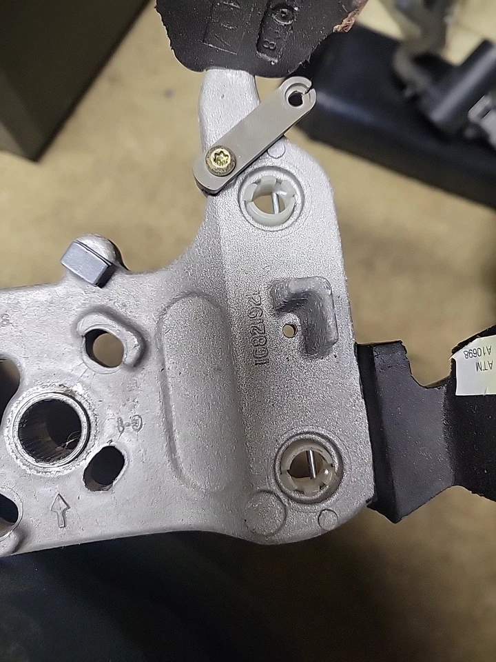 Виниловый руль GM BLEMISHED OEM Sable Leader 1998-02 Oldsmobile Intrigue - Изображение 3 из 4