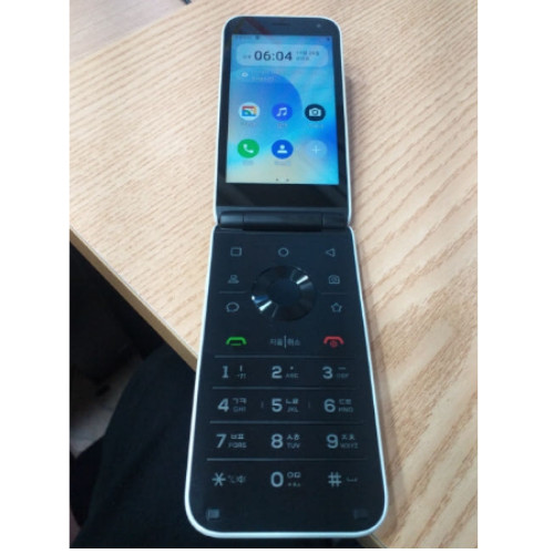 ALT MIVE Style Folder 32GB AT-M120 Unlocked LTE/3G  White USED