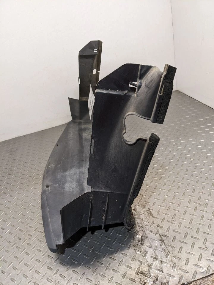 08-09 Pontiac G8 GT V8 Duct, Radiator Air Inlet Shroud GM 92202314 1159784 - Image 3 of 4