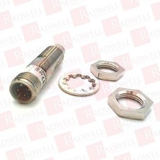 OMRON E2E-X8MD1-M1 / E2EX8MD1M1 (NEW IN BOX)