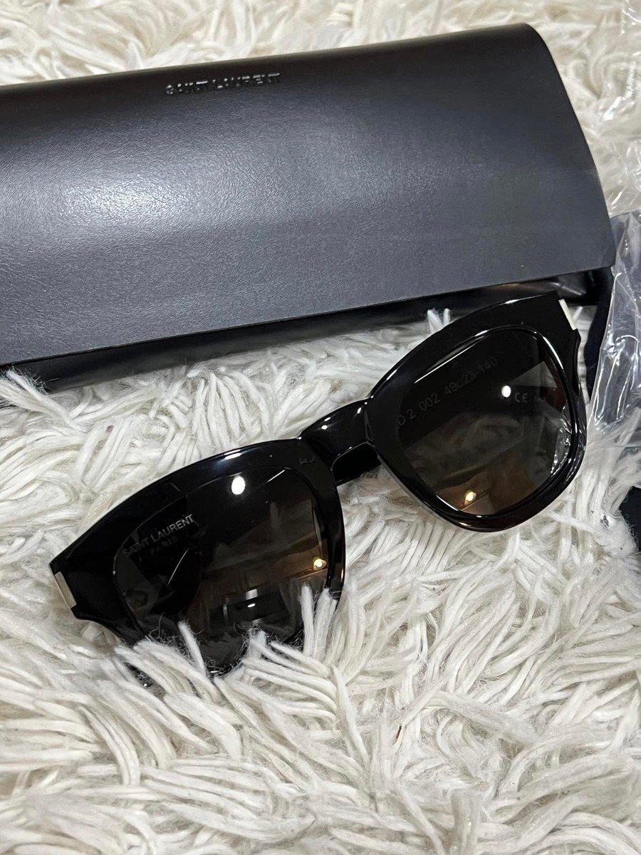 Saint Laurent Women display picture 3