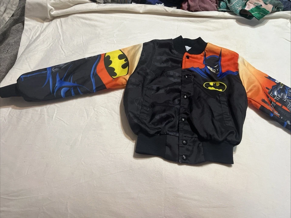 Chaqueta Batman Juvenil Línea Tiza De Colección 10/12 con Bolsillos DC Comics Foto 2 de 4