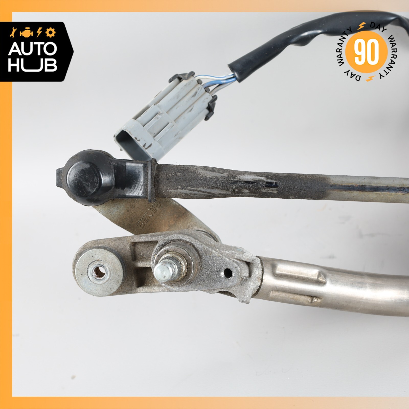 08-19 Maserati GranTurismo M145 Front Windshield Wiper Motor Linkage Arm OEM