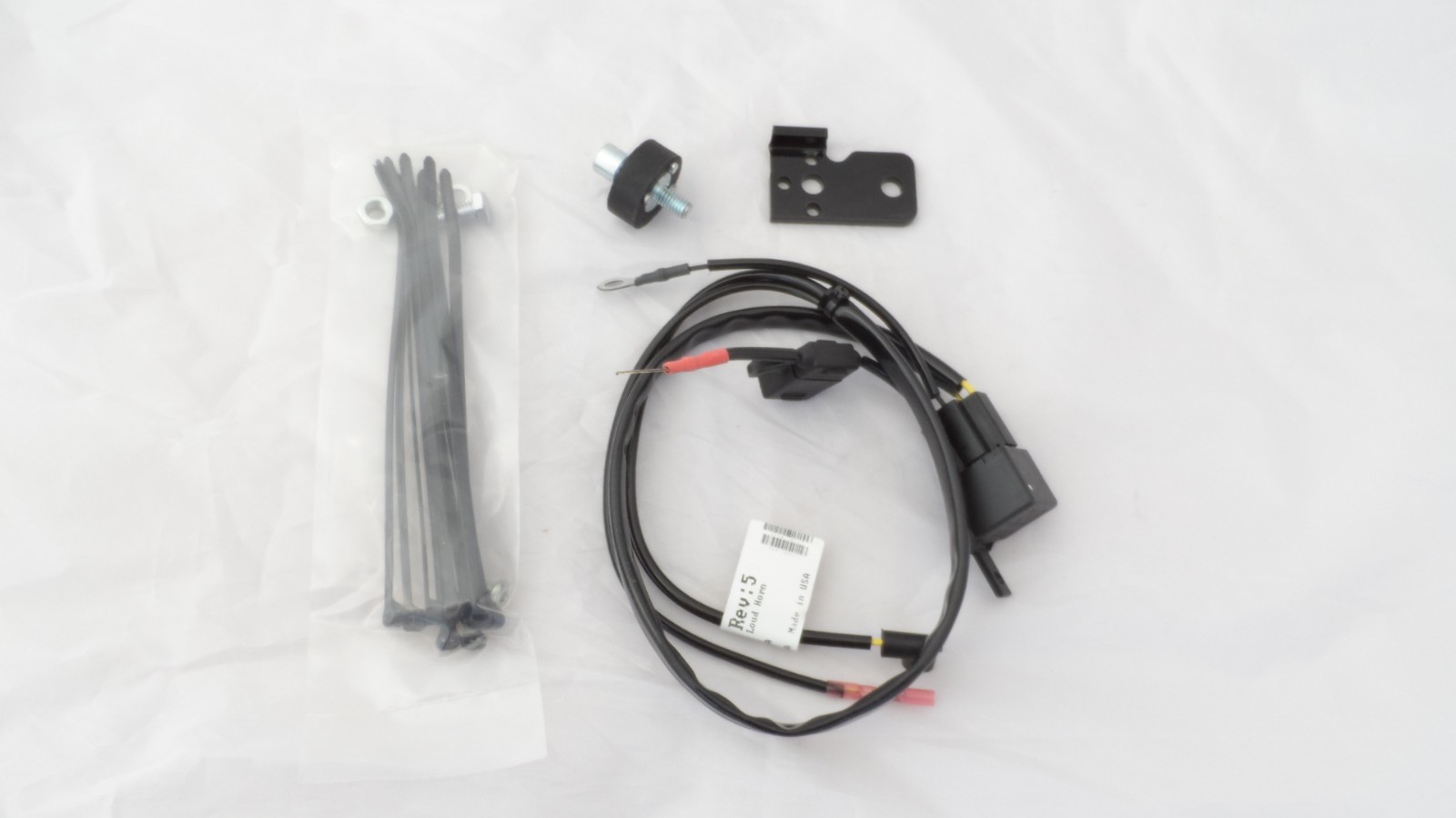 NEW HarleyDavidson FLH Touring 99 & later Air Horn Installation kit 6940005 eBay