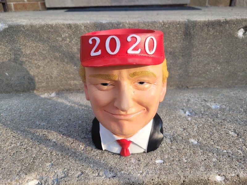 DONALD TRUMP FLOWER POT STATUE FIGURINE DECORATIVE RESIN INDOOR OUTDOOR GIFT NEW