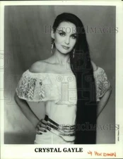 1990 Press Photo Crystal Gayle, singer - lrp11877